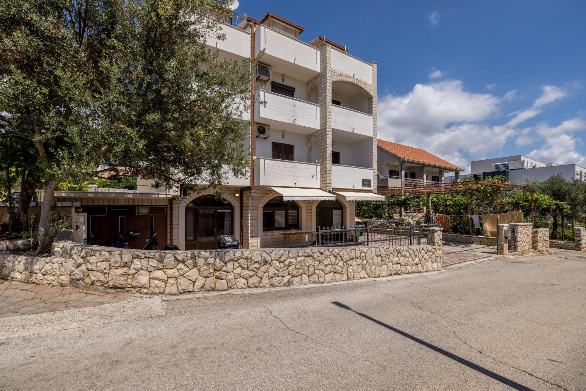 Holiday Home Krishto Trogir Exterior photo