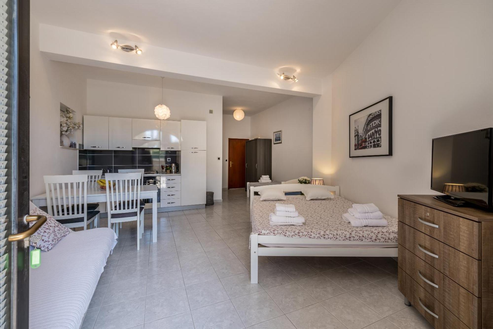Holiday Home Krishto Trogir Exterior photo